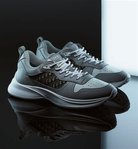 dior b25 trainers for men.